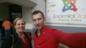 CEO OSM Сара Вотс, традиционное селфи на JoomlaDay Russia 2014